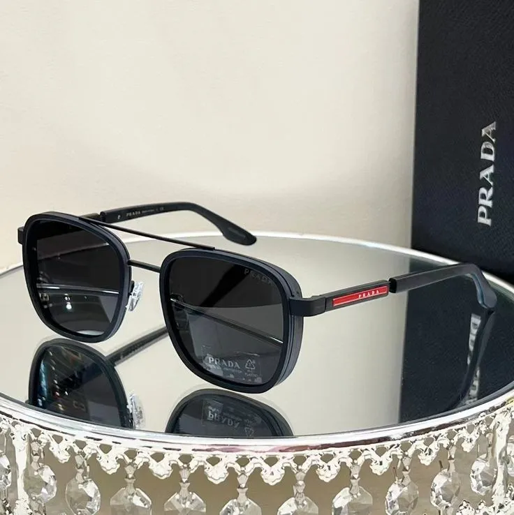 sunglass (PRADA)